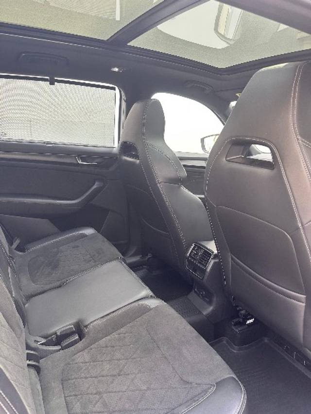 https://images10.gaadi.com/usedgaadi-sellcar/UsedCar/f5edb385a/c161ebd8-1f45-4ebd-887d-58cc98cfdcde.jpeg?imwidth=6401