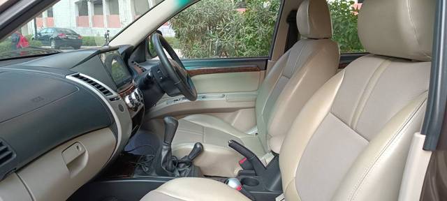 https://images10.gaadi.com/usedgaadi-sellcar/UsedCar/f5edd85ba/d0a8a445-b82e-4fe1-ab4f-9e8aa4dad03d.jpeg?imwidth=6402