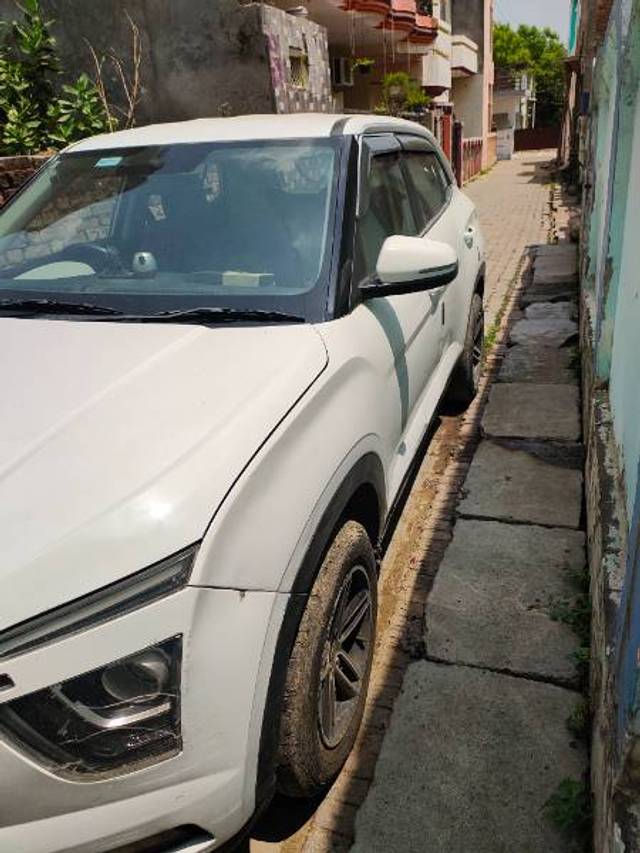 https://images10.gaadi.com/usedgaadi-sellcar/UsedCar/f5edf3eda/d3119586-da8a-42da-b0d1-b245149bfc98.jpg?imwidth=6401