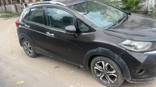 https://images10.gaadi.com/usedgaadi-sellcar/UsedCar/f5ee66daa/600e81fc-81bc-4750-bd84-045e5c4c02ec.jpeg?imwidth=6400