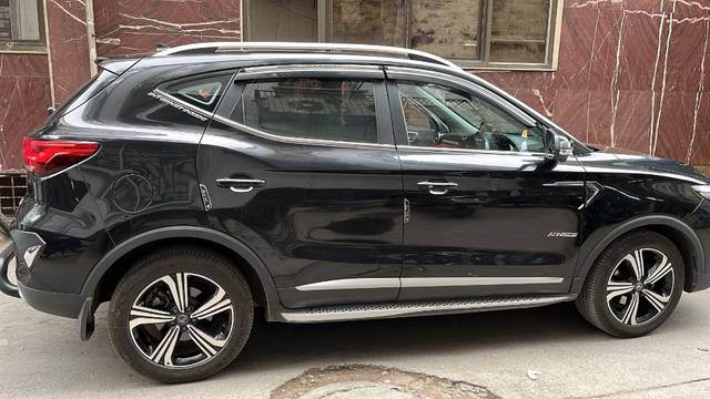 https://images10.gaadi.com/usedgaadi-sellcar/UsedCar/f5ee6ae0a/7c7e7f49-aba5-4384-bf35-e7a67a66869c.jpeg?imwidth=6400