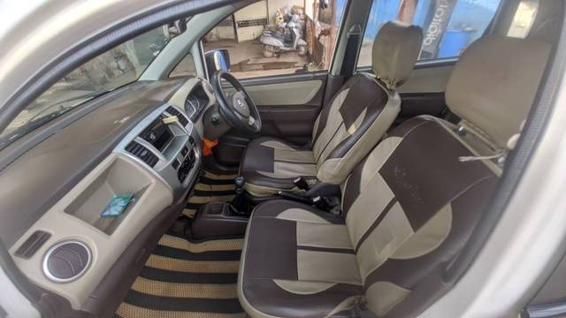 https://images10.gaadi.com/usedgaadi-sellcar/UsedCar/f5ee77b2a/0b149656-2302-4262-a4a1-6a49c13a1160.jpg?imwidth=6400