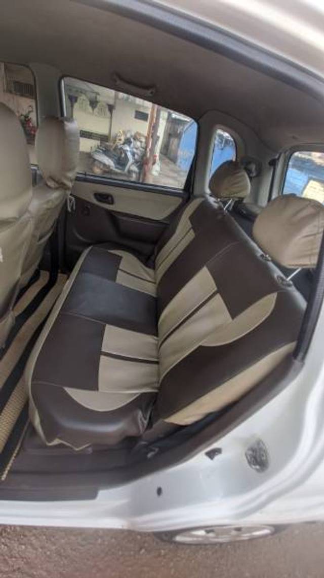 https://images10.gaadi.com/usedgaadi-sellcar/UsedCar/f5ee77b2a/337ffaf1-6682-412c-abc7-3e615f9dd847.jpg?imwidth=6401