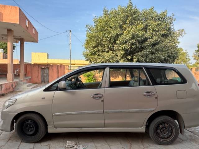 https://images10.gaadi.com/usedgaadi-sellcar/UsedCar/f5eee7f8-3c8d-4254-ada2-ca8188088e56/ec3e218c-9b85-4c4c-ab3c-4d2df789f8f5.jpeg?imwidth=6400