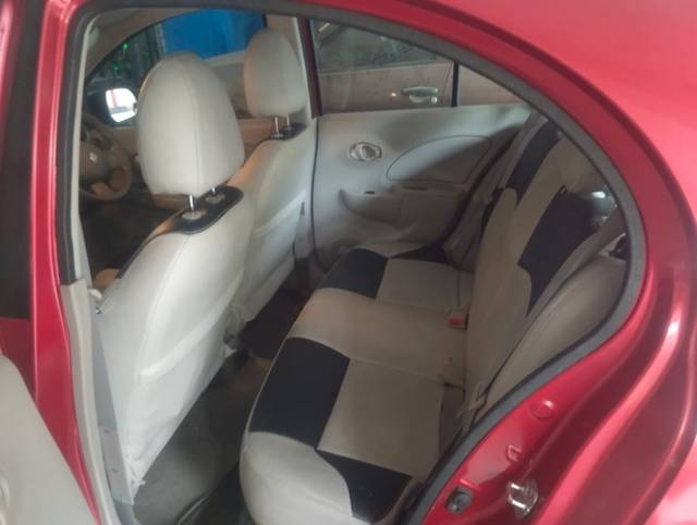 https://images10.gaadi.com/usedgaadi-sellcar/UsedCar/f5eeee23a/74ced146-11c4-4995-916d-c2f45be3c56c.jpeg?imwidth=6402