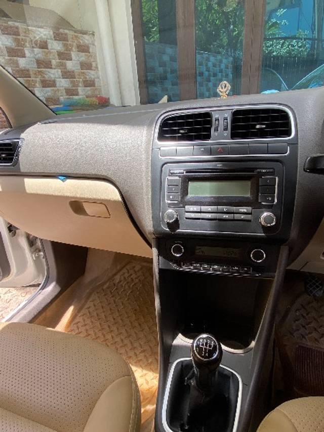 https://images10.gaadi.com/usedgaadi-sellcar/UsedCar/f5eefe24a/938ba9e7-ba90-484f-8eba-039426251a28.jpeg?imwidth=6401