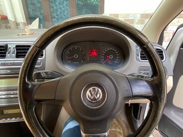 https://images10.gaadi.com/usedgaadi-sellcar/UsedCar/f5eefe24a/e868043c-f77f-46c3-a1ca-769398478b58.jpeg?imwidth=6402