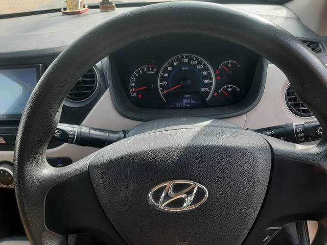 https://images10.gaadi.com/usedgaadi-sellcar/UsedCar/f5eeff87a/9d5ec64a-b6b2-432c-948f-21c949d1e3f6.jpg?imwidth=6402