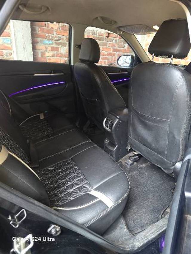 https://images10.gaadi.com/usedgaadi-sellcar/UsedCar/f5ef3b21a/72bbe483-8ad3-4c12-97e0-20fb137caba8.jpg?imwidth=6401
