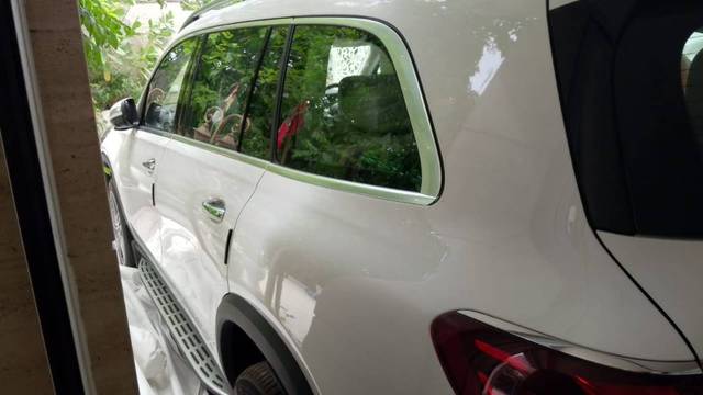 https://images10.gaadi.com/usedgaadi-sellcar/UsedCar/f5ef4d05a/4dae55dc-3460-4192-b96c-e6f3804fb5ad.jpeg?imwidth=6401
