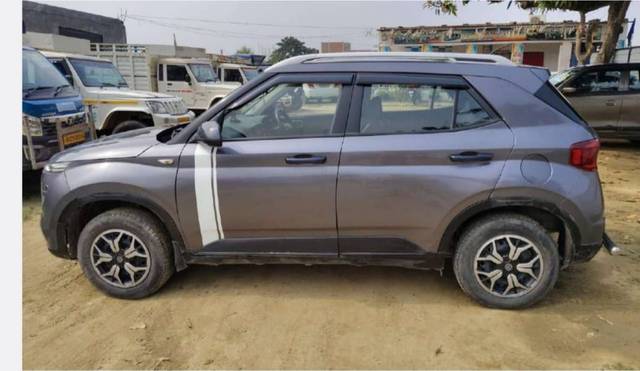 https://images10.gaadi.com/usedgaadi-sellcar/UsedCar/f5ef5873a/67e89b62-2e04-4247-b915-b1b5df781d57.jpg?imwidth=6401