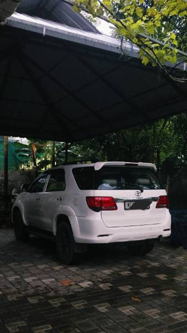 https://images10.gaadi.com/usedgaadi-sellcar/UsedCar/f5ef98c6a/e8ef6c0d-12f7-4aa4-804f-c1c1aaba7c6f.jpg?imwidth=6401