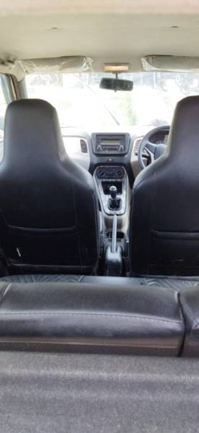 https://images10.gaadi.com/usedgaadi-sellcar/UsedCar/f5efc2c5a/3fbb4f16-cab9-4ad8-ba56-2a3b44ed0a56.jpg?imwidth=6402