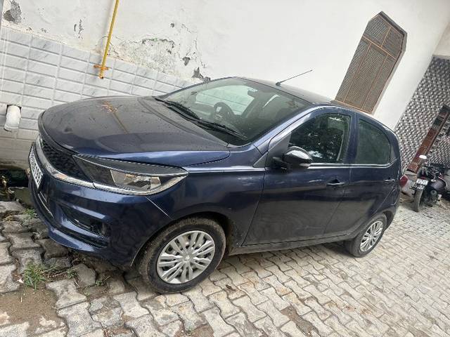 https://images10.gaadi.com/usedgaadi-sellcar/UsedCar/f5efd2cda/50a39aa4-f2ae-41d2-9dd3-a500b5687e2f.jpeg?imwidth=6400
