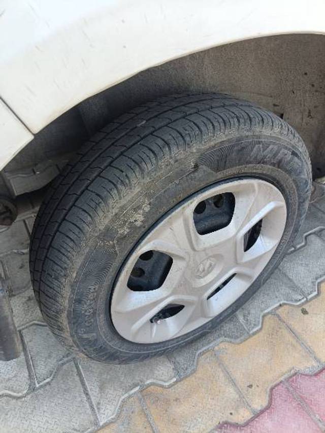 https://images10.gaadi.com/usedgaadi-sellcar/UsedCar/f5efdd95a/f94b7273-9ece-4ee6-bd45-66b56acfd1aa.jpg?imwidth=6402