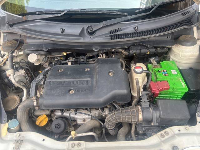 https://images10.gaadi.com/usedgaadi-sellcar/UsedCar/f5eff0eba/4f49d7d5-10ca-4f82-9bab-89c2a3dfcf7b.jpeg?imwidth=6402