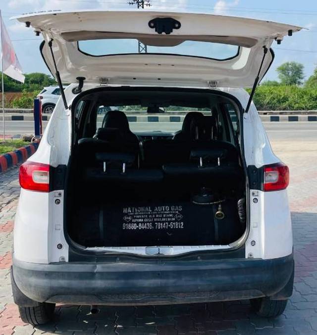 https://images10.gaadi.com/usedgaadi-sellcar/UsedCar/f5effab8a/e6e79793-1d66-4f40-8dc8-06e7af49d0fb.jpg?imwidth=6401