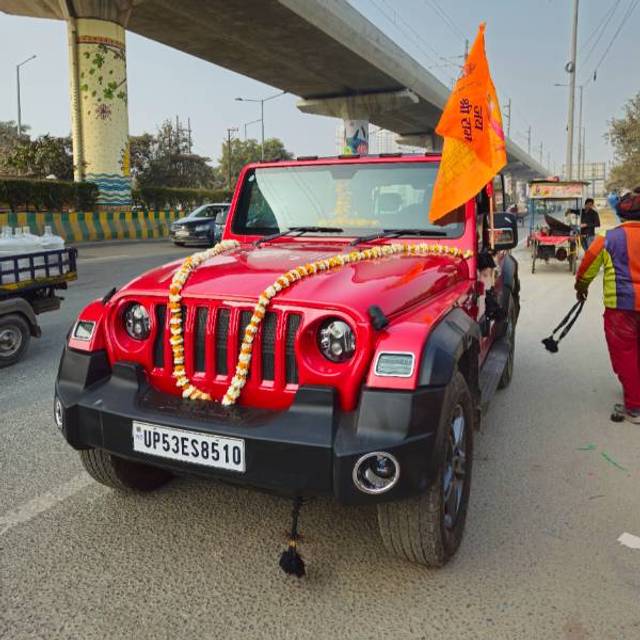 https://images10.gaadi.com/usedgaadi-sellcar/UsedCar/f5f063f4a/18b294b9-2f14-4146-9d8e-7edd0e45e917.png?imwidth=6400