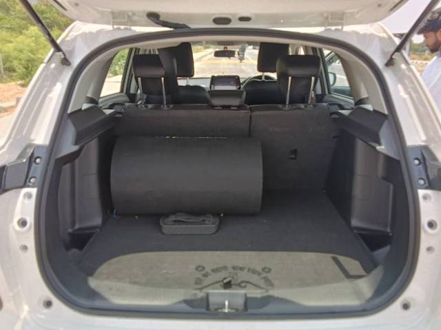 https://images10.gaadi.com/usedgaadi-sellcar/UsedCar/f5f097f5a/946b350e-7a4a-4a0f-8d0a-29a16a767592.jpg?imwidth=6401
