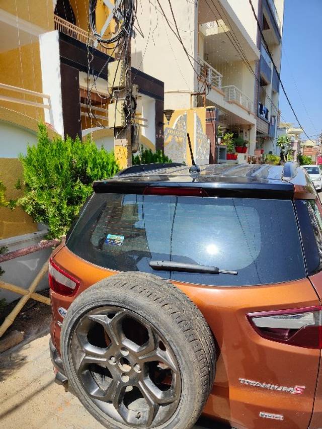 https://images10.gaadi.com/usedgaadi-sellcar/UsedCar/f5f0da43a/26e11fc5-4314-420c-a1ea-137e1f4ff3e2.jpeg?imwidth=6402
