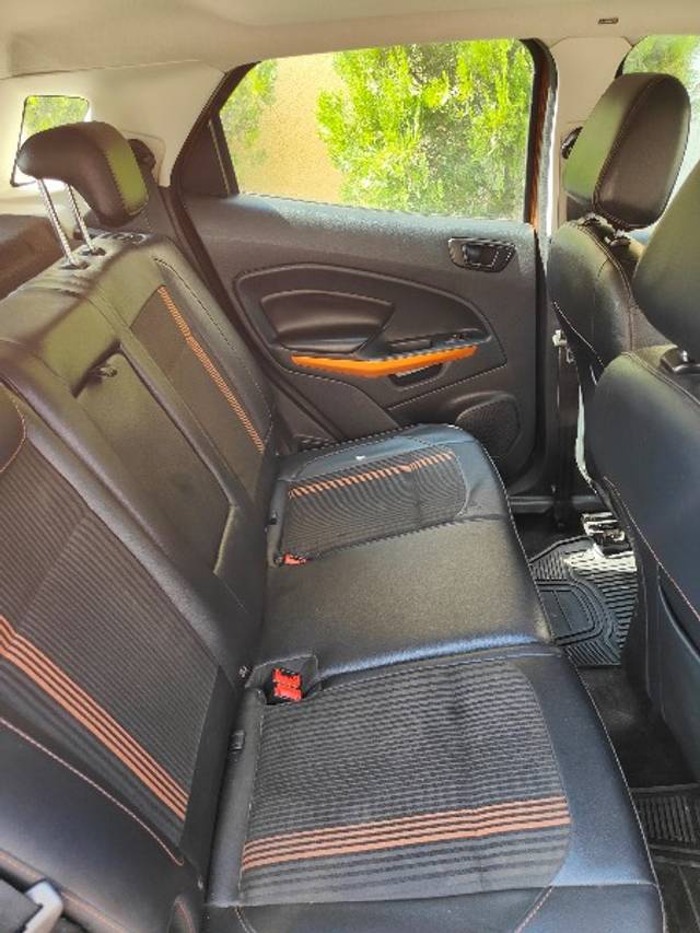 https://images10.gaadi.com/usedgaadi-sellcar/UsedCar/f5f0da43a/f2783016-1937-4971-91b9-59ce7b16b055.jpeg?imwidth=6401
