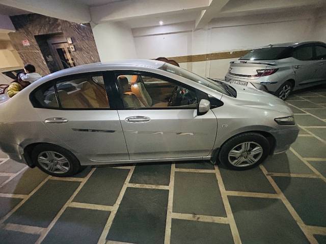 https://images10.gaadi.com/usedgaadi-sellcar/UsedCar/f5f17272a/ff34a082-ea80-425e-ab08-d6ee41783c29.jpeg?imwidth=6401