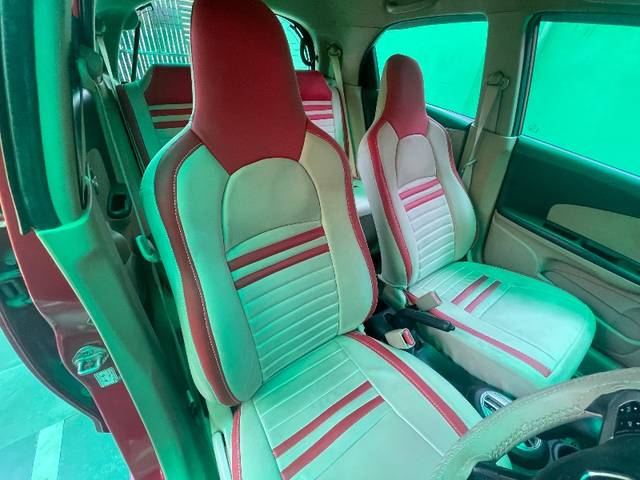 https://images10.gaadi.com/usedgaadi-sellcar/UsedCar/f5f1744ea/b6c97386-3dc1-4363-96b6-d152e9f3ff72.jpeg?imwidth=6402