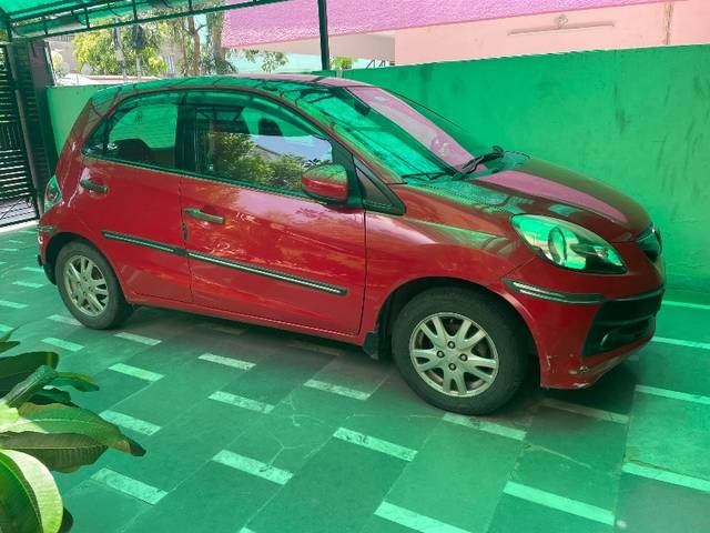 https://images10.gaadi.com/usedgaadi-sellcar/UsedCar/f5f1744ea/f692b386-9bf8-409e-b212-c36924581316.jpeg?imwidth=6400