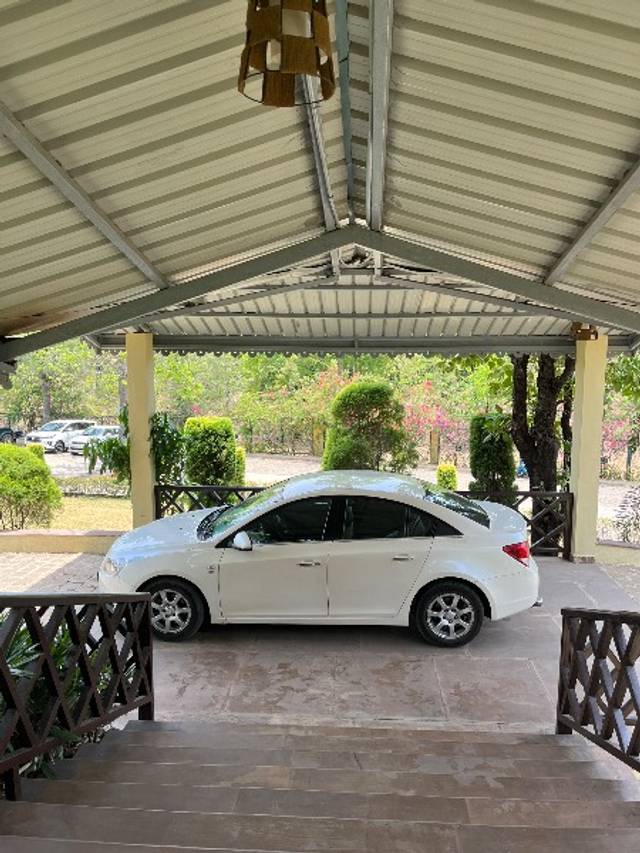 https://images10.gaadi.com/usedgaadi-sellcar/UsedCar/f5f18deba/573e742e-4db3-4b8b-bee7-1636fcb0ae9d.jpeg?imwidth=6401