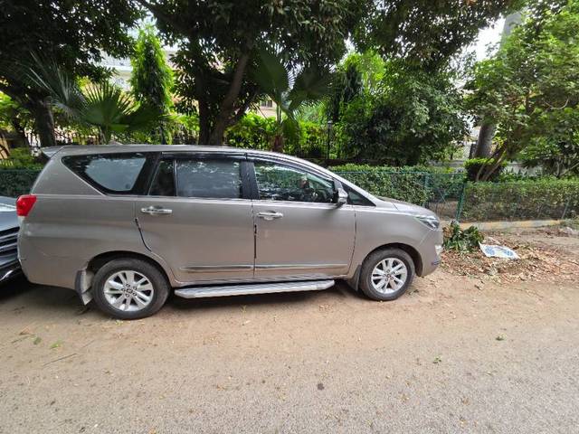 https://images10.gaadi.com/usedgaadi-sellcar/UsedCar/f5f1b2e4a/33753b7e-f8ab-4501-8715-e715b970375a.jpg?imwidth=6401