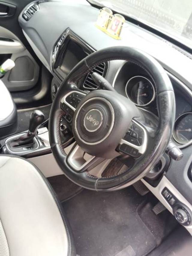 https://images10.gaadi.com/usedgaadi-sellcar/UsedCar/f5f1e0c9a/011bdaa1-915c-4e63-aedc-f9c68bc815a2.jpeg?imwidth=6402