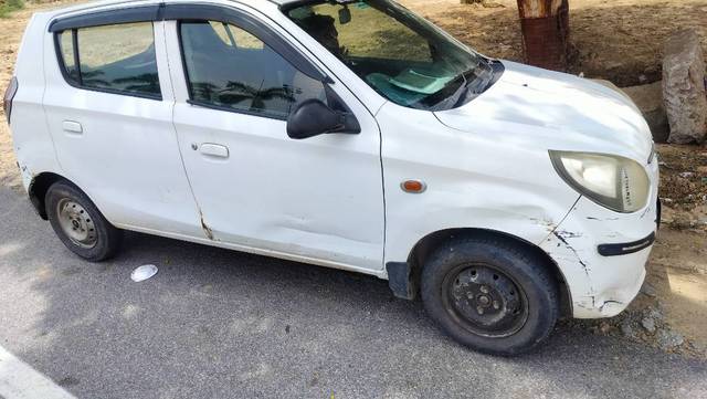 https://images10.gaadi.com/usedgaadi-sellcar/UsedCar/f5f20879a/6cb09c99-24f3-479a-8ca6-c7603c23fead.jpg?imwidth=6402