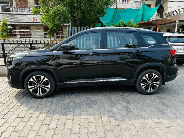 https://images10.gaadi.com/usedgaadi-sellcar/UsedCar/f5f2b991a/16a512d3-9d0e-4ea7-afa6-0cfa6f294749.jpeg?imwidth=6402