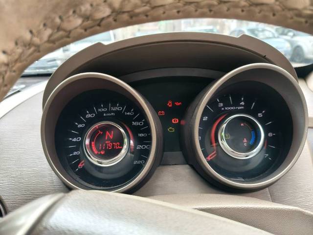 https://images10.gaadi.com/usedgaadi-sellcar/UsedCar/f5f3d232a/c39862c3-67ed-4925-996a-59e9c766213a.jpg?imwidth=6402
