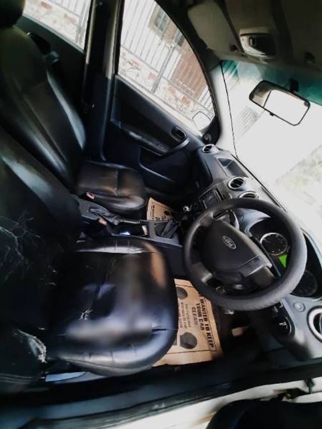 https://images10.gaadi.com/usedgaadi-sellcar/UsedCar/f5f4aee7a/1e684a0b-57db-41ce-8644-d00b9bf0ab4e.jpg?imwidth=6402