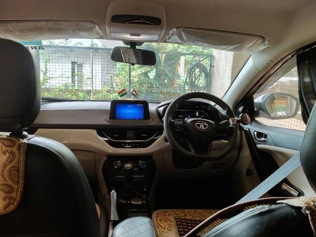 https://images10.gaadi.com/usedgaadi-sellcar/UsedCar/f5f4b775a/f12f808a-ded9-4d6d-8803-09a5e06f6f78.jpg?imwidth=6400