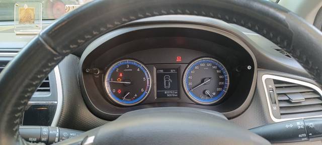 https://images10.gaadi.com/usedgaadi-sellcar/UsedCar/f5f4d485a/3ea61140-95a3-4491-925b-d073236fc5d3.jpg?imwidth=6401