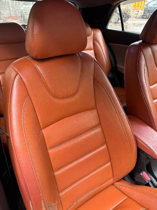https://images10.gaadi.com/usedgaadi-sellcar/UsedCar/f5f59a49a/4bf92a27-a1d1-468f-931e-56f185bbf427.jpeg?imwidth=6402
