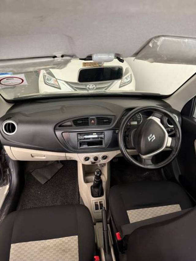 https://images10.gaadi.com/usedgaadi-sellcar/UsedCar/f5f5cc24a/04c6e349-9594-4e2b-8e43-7eefede7a71f.jpg?imwidth=6401