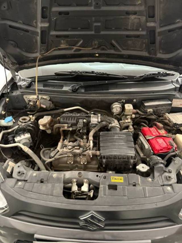 https://images10.gaadi.com/usedgaadi-sellcar/UsedCar/f5f5cc24a/0d5088d1-0272-4ae0-af65-30cb4b4f2455.jpg?imwidth=6400