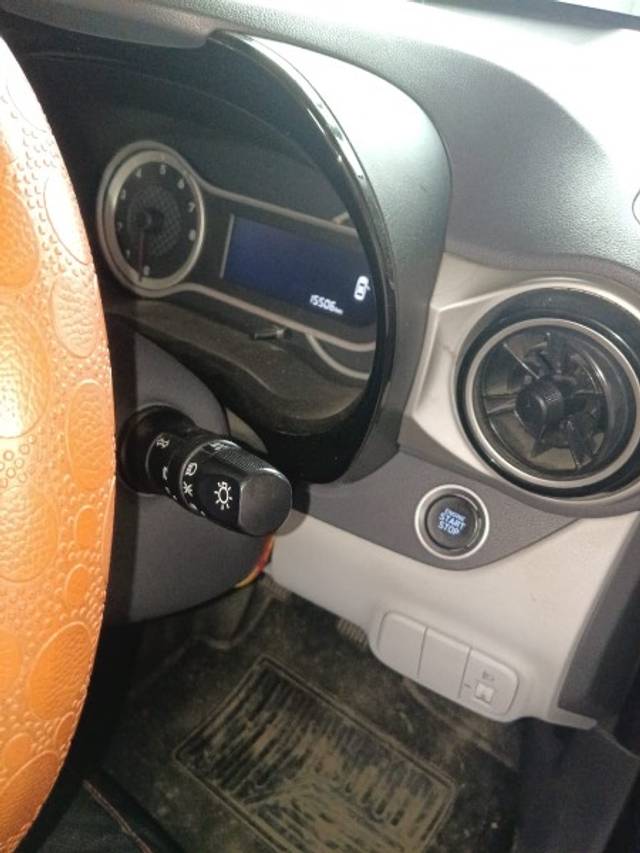 https://images10.gaadi.com/usedgaadi-sellcar/UsedCar/f5f62c39a/8cba9139-6990-4453-a9de-56cbba4759e0.jpeg?imwidth=6401