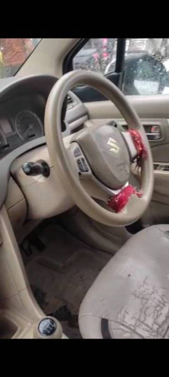 https://images10.gaadi.com/usedgaadi-sellcar/UsedCar/f5f75194a/6c9f7405-f4b1-4b7d-b296-95376d599286.jpg?imwidth=6401