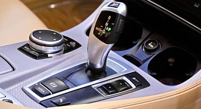 https://images10.gaadi.com/usedgaadi-sellcar/UsedCar/f5f761afa/90ac16a5-460d-446f-bfd9-f52b99c87224.jpg?imwidth=6402