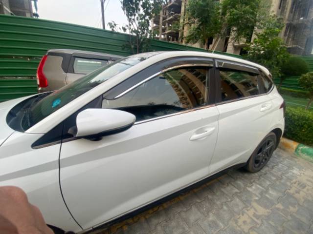 https://images10.gaadi.com/usedgaadi-sellcar/UsedCar/f5f7908ba/c47de7f8-3fce-4875-9bac-c6f8fc0095ea.jpeg?imwidth=6401