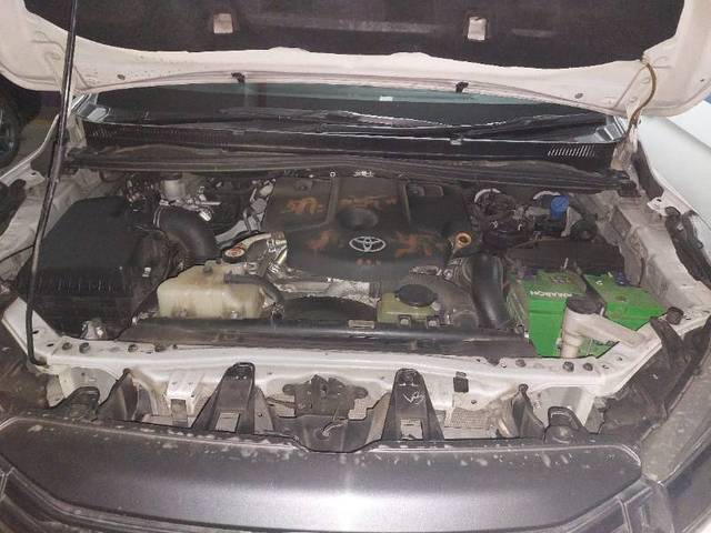 https://images10.gaadi.com/usedgaadi-sellcar/UsedCar/f5f7eceda/6e1f110d-ffc8-496b-b603-f50cb6264802.jpg?imwidth=6402