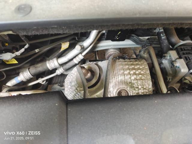 https://images10.gaadi.com/usedgaadi-sellcar/UsedCar/f5f87a3ca/79ce4c23-953b-411a-9fc8-3870822d5a72.jpeg?imwidth=6401