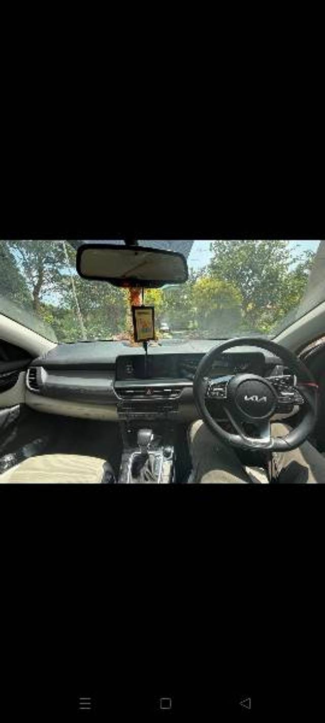 https://images10.gaadi.com/usedgaadi-sellcar/UsedCar/f5f8dc87a/a52c2d5a-94ef-4cc1-bce4-b5648c82e4d4.jpg?imwidth=6401