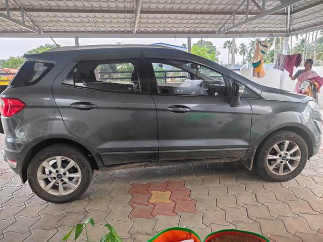 https://images10.gaadi.com/usedgaadi-sellcar/UsedCar/f5f8f9efa/b3a08a28-10a8-4a69-8e68-be3770813a64.jpeg?imwidth=6401
