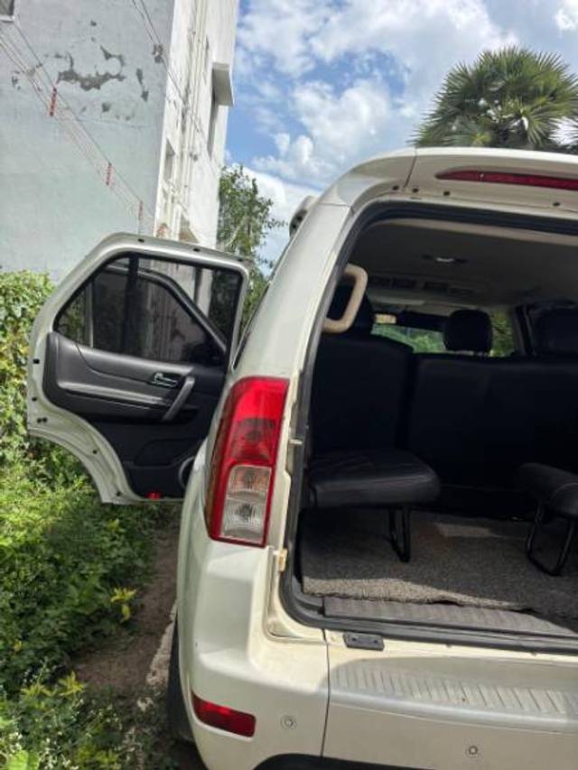 https://images10.gaadi.com/usedgaadi-sellcar/UsedCar/f5f9200aa/da270488-4c15-474d-af1f-0da663ef62d0.jpg?imwidth=6402