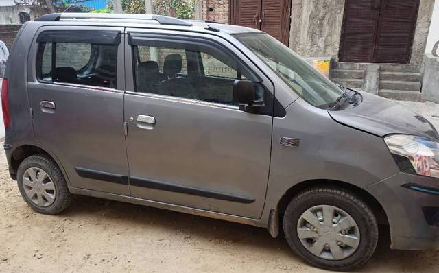 https://images10.gaadi.com/usedgaadi-sellcar/UsedCar/f5f98133a/99c4b03f-72e7-4c0e-a88e-a3b9657e45c5.jpg?imwidth=6400